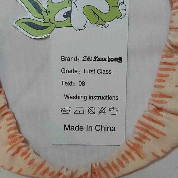 Zhi Xuan Tong Girls' Off-Shoulder Ruffled Bathing Suit Top – Floral Print - Picture 6 of 6